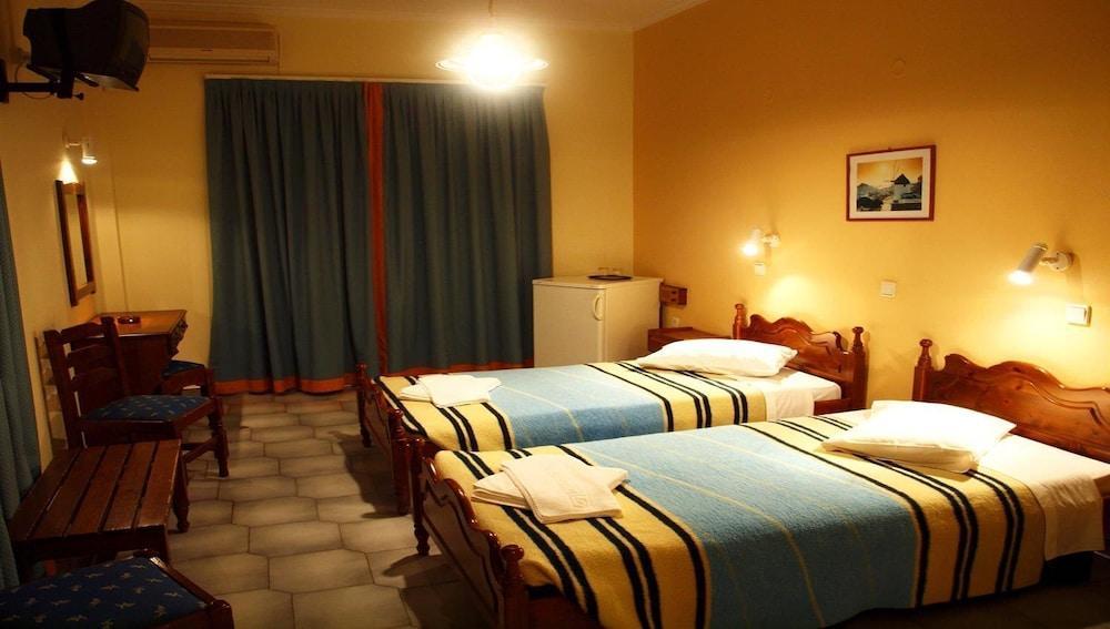 Albatros Hotel Fira (Santorini)